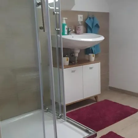 Laineckerstrasse 8 In 95445 Apartment